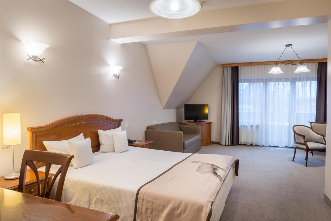Hotel Nosalowy Dwor Закопане Экстерьер фото